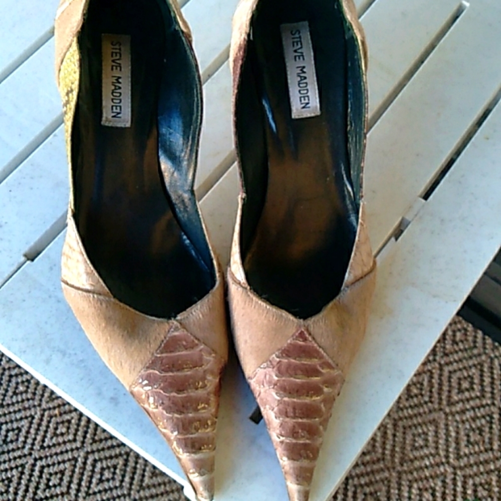 Steve Madden shoes size 8 multi-skin toned print!